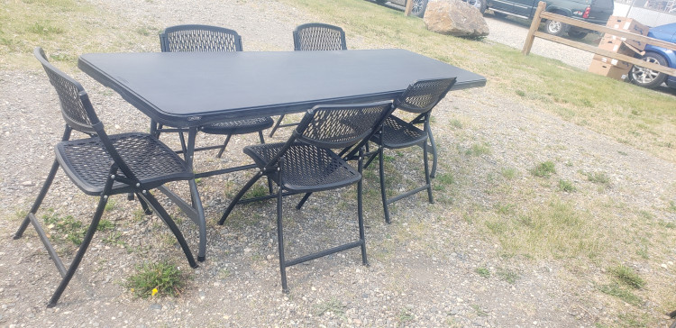 8' Table (Black)